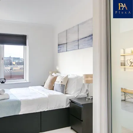 Pluxa The City Escape Apartment