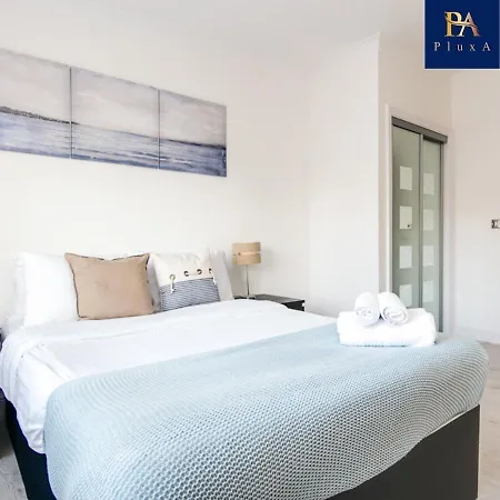 Apartment Pluxa The City Escape Birmingham