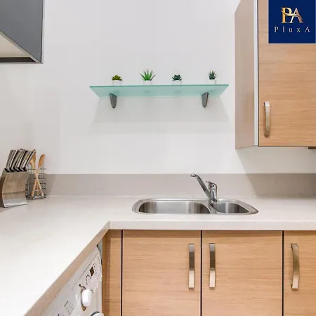 Pluxa The City Escape Apartman *